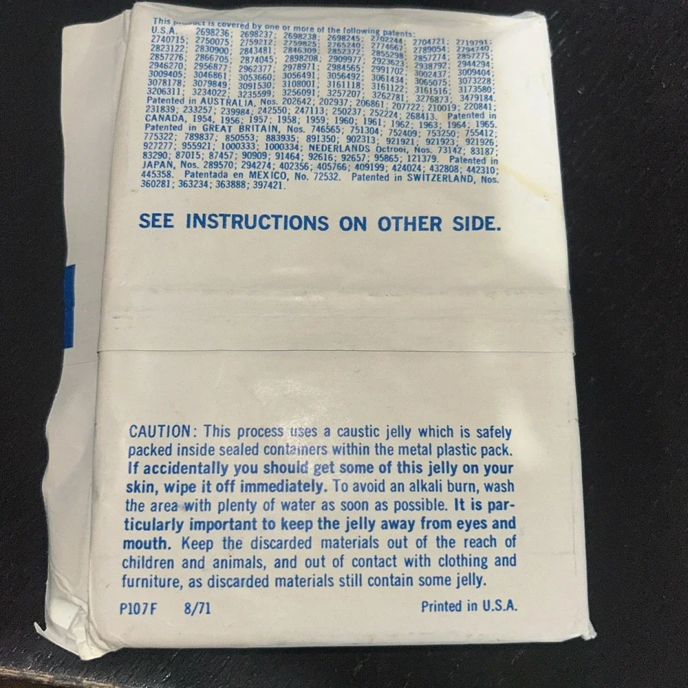EXPIRED 8/71- Polaroid Land Film Type 107‎